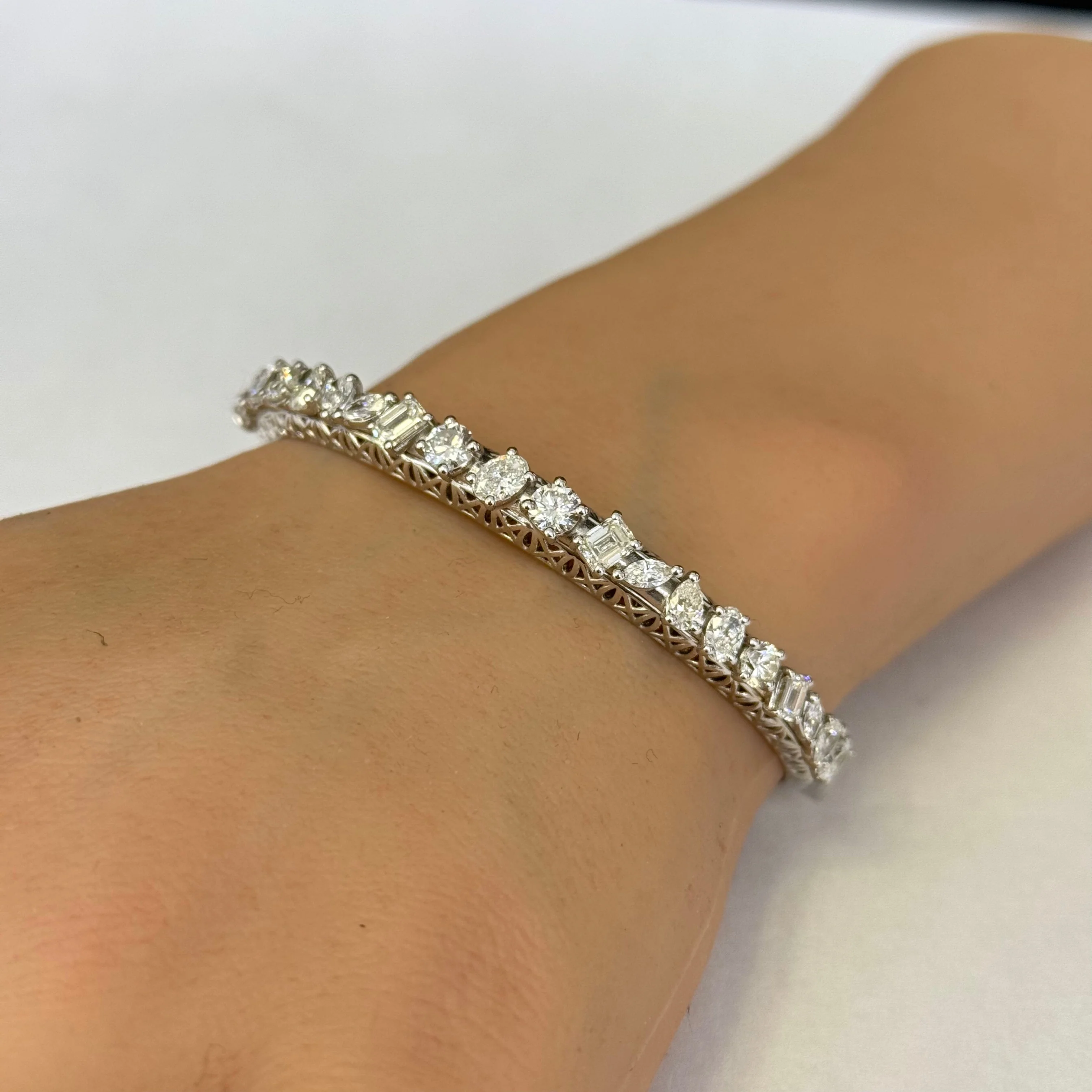 <span style="color:purple">SPECIAL!</span> 4.31ct G SI 14K White Gold Fancy Diamond Multi Shapes Bangle Bracelet - Image 4