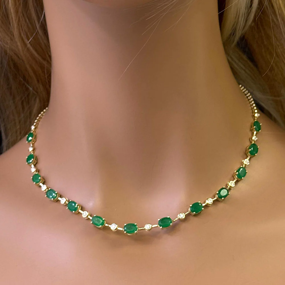 <span style="color:purple">SPECIAL!</span>9.55ct G SI 14K Yellow Gold Diamond & Emerald Gemstone Necklace 16" Long - Image 2