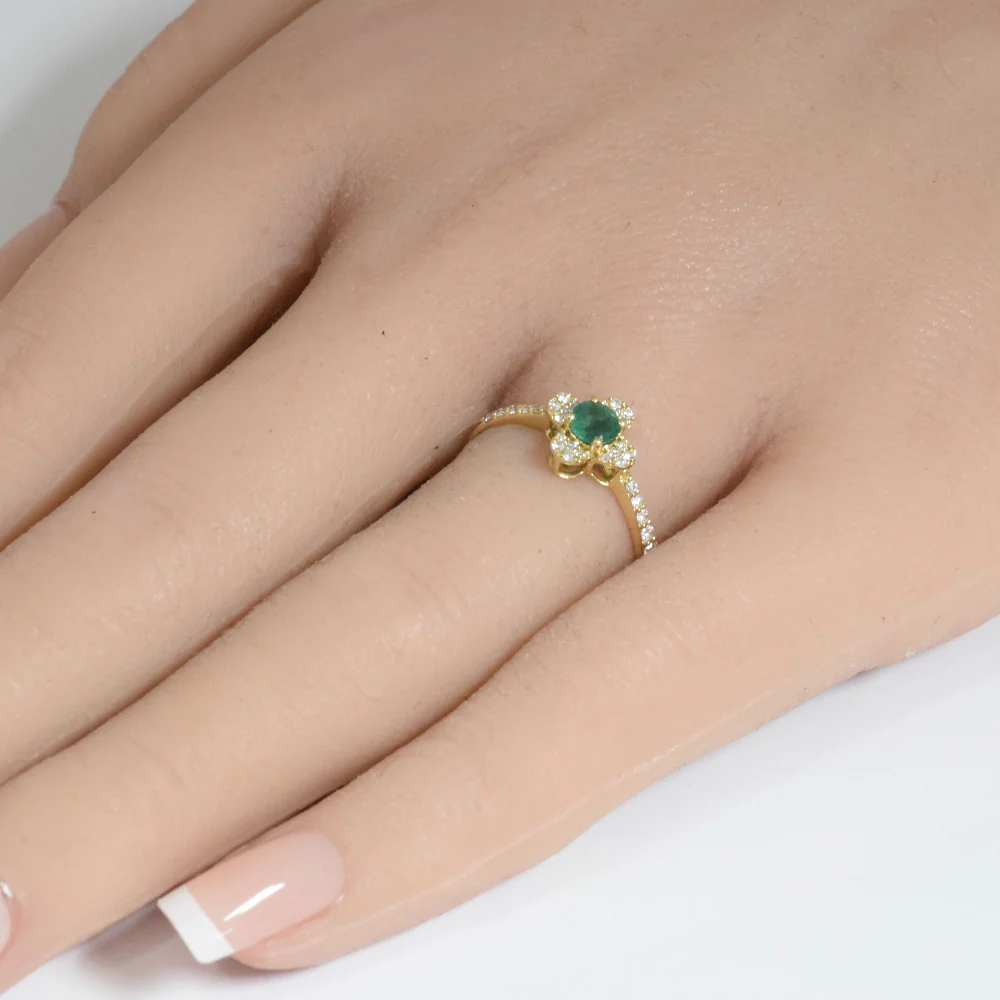 <span style="color:purple">SPECIAL!</span>.44ct G SI 14K Yellow Gold Diamond & Emerald Gemstone Clover Design Ring Size 6.5 - Image 2